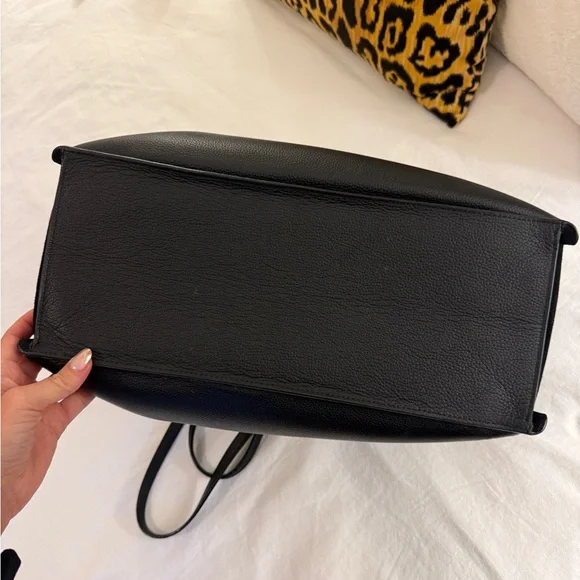 Chloe The Faye Large Leather Tote Bag. - Picture 4 of 11